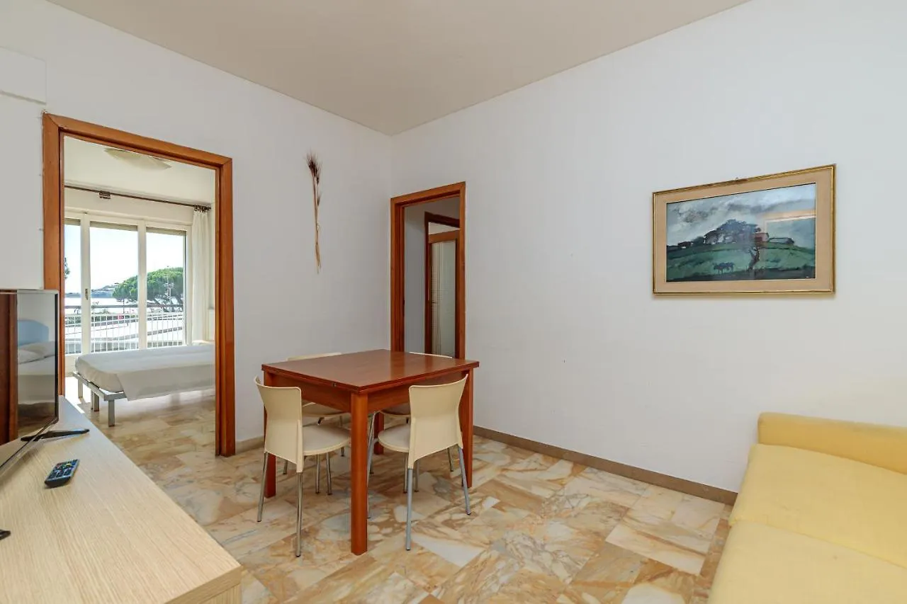 Grattacielo Vittoria Apartments Arma di Taggia 0*,  Italia