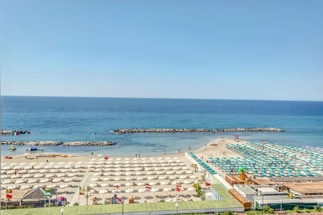 Grattacielo Vittoria Apartments Arma di Taggia Italia