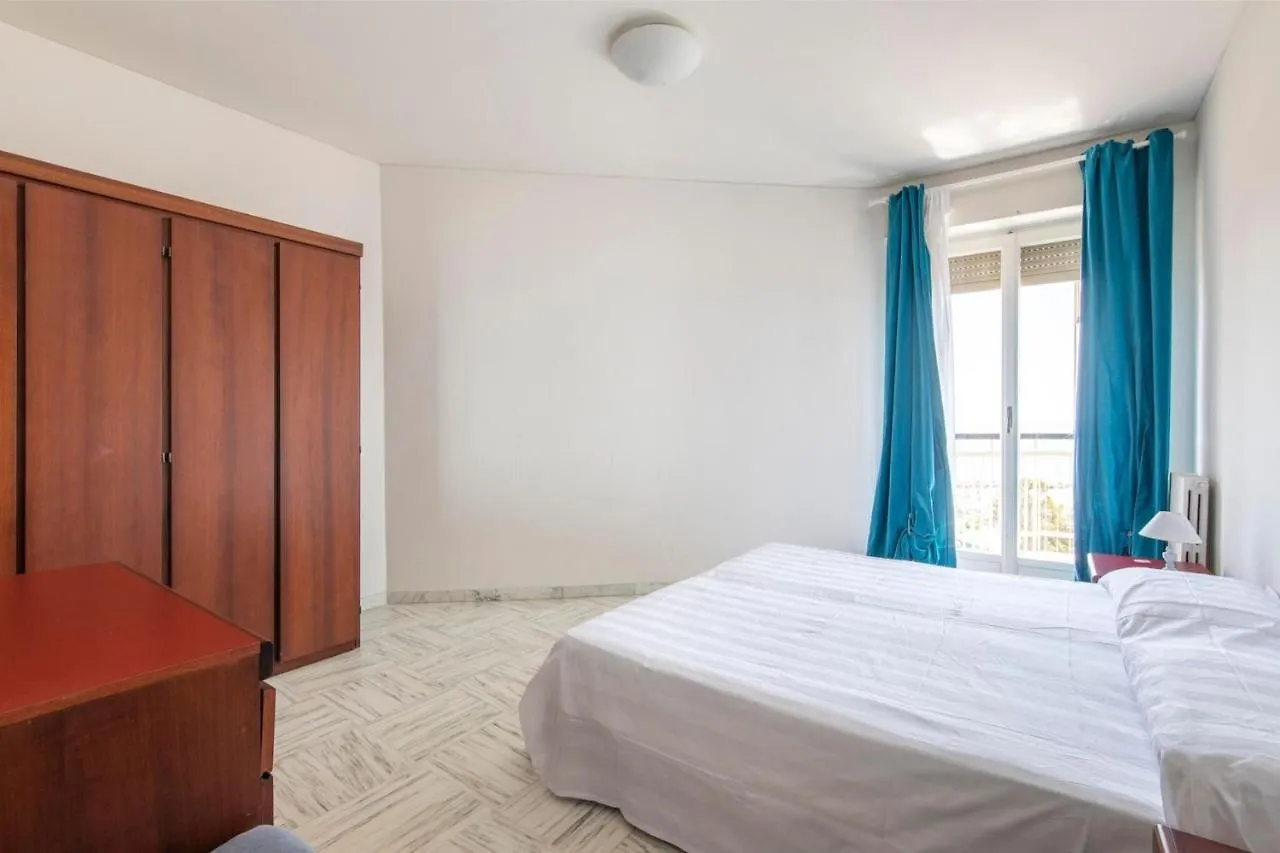 Grattacielo Vittoria Apartments Arma di Taggia 0*,  İtalya