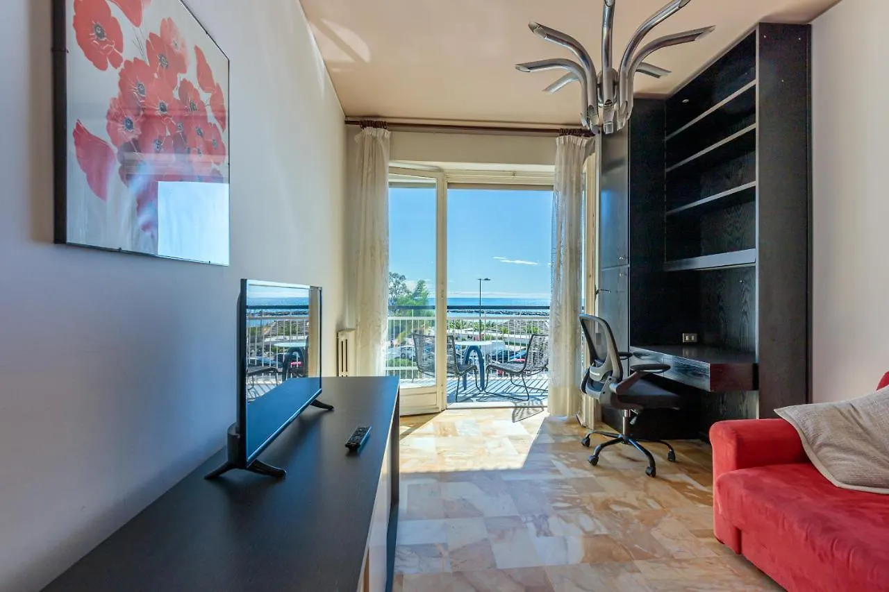 Grattacielo Vittoria Apartments Arma di Taggia İtalya